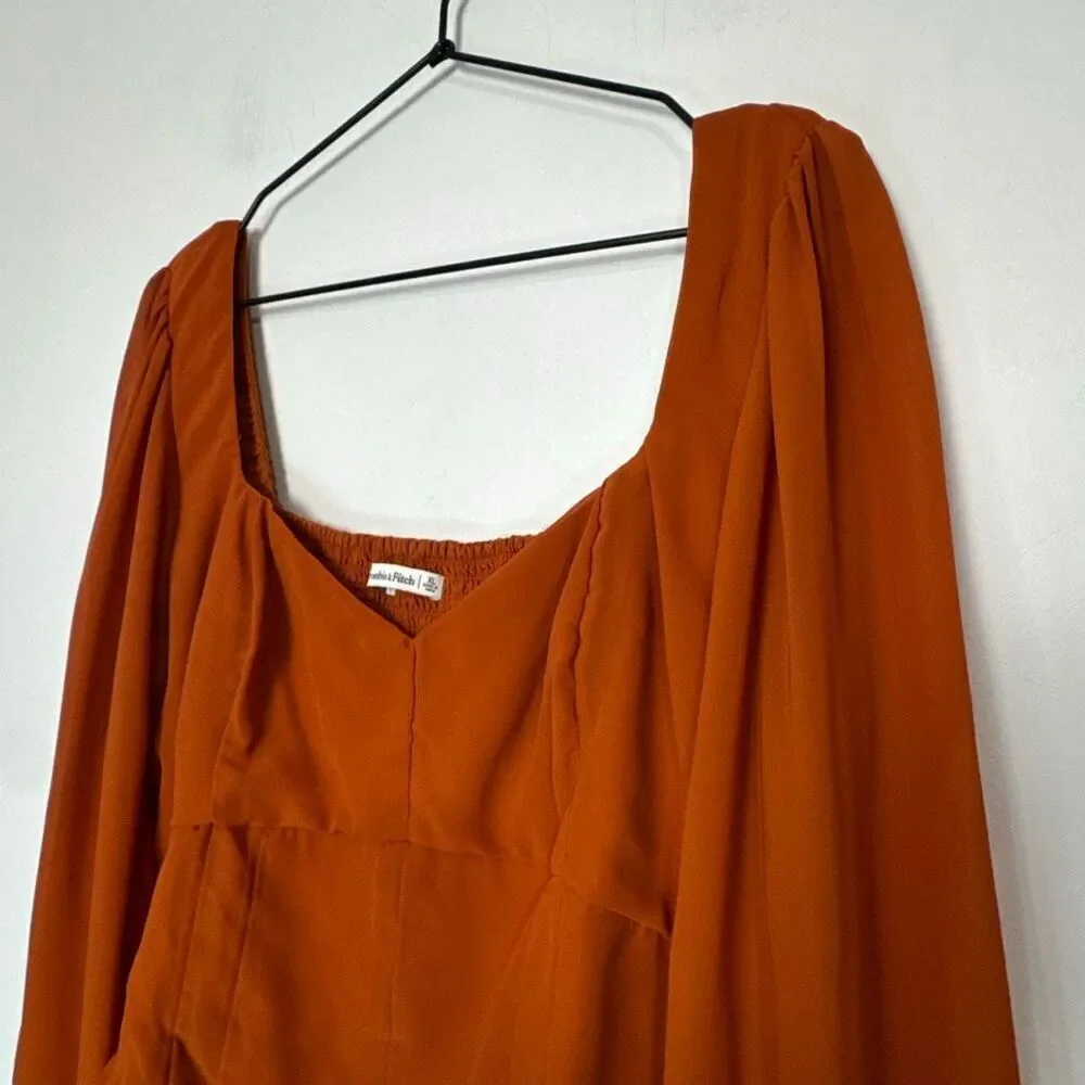 Abercombie & Fitch Sweetheart Neckline Long Sleeve Fitted Top XL